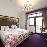 Buczynski Medical & Hotel 4*